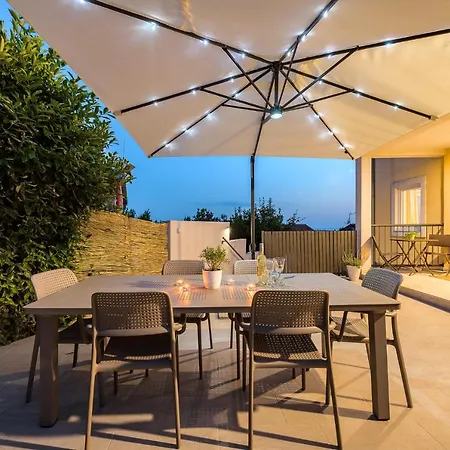 Zaza Willa Kaštelir