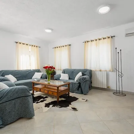 Zaza Villa